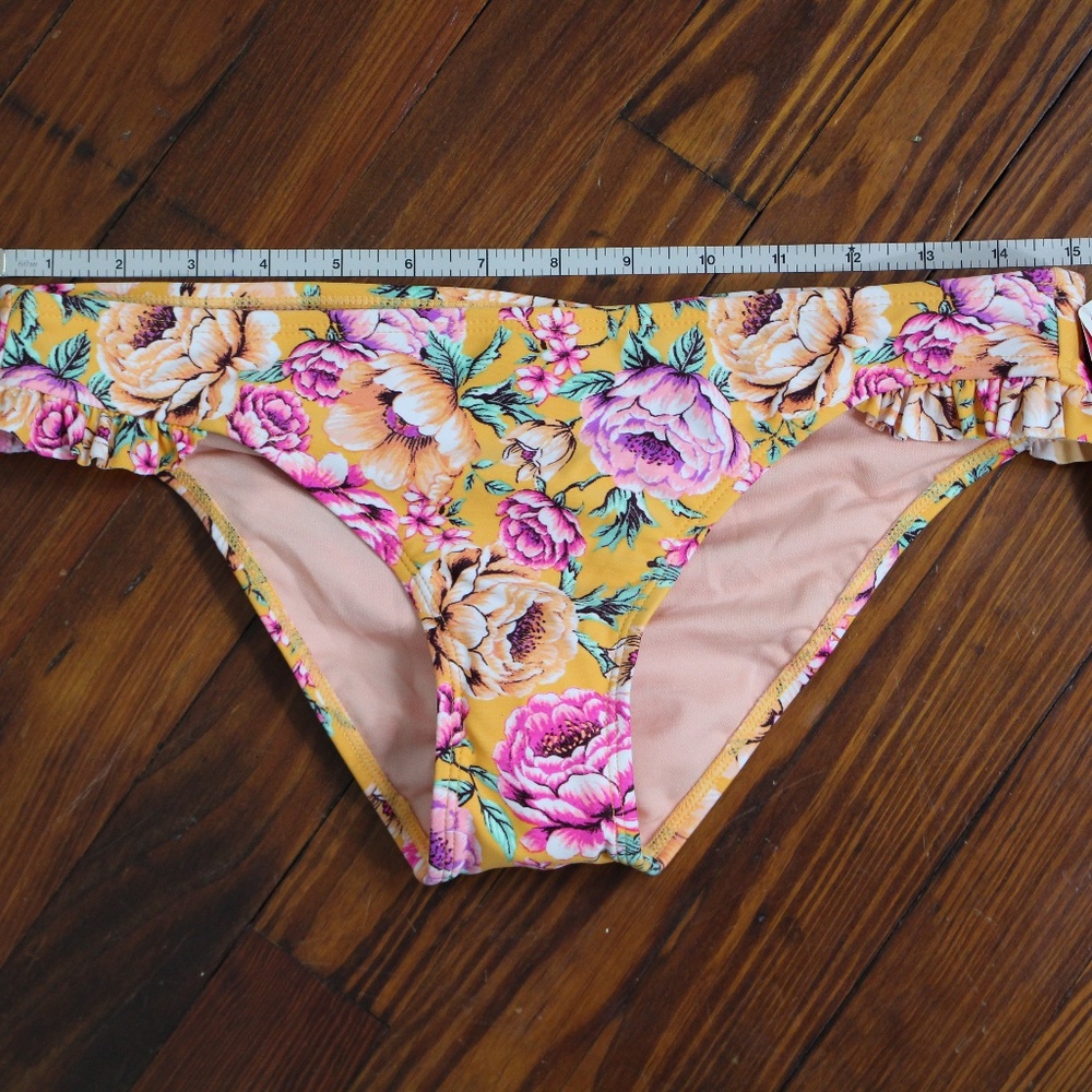 NWT Xhiliration bikini bottom, size M